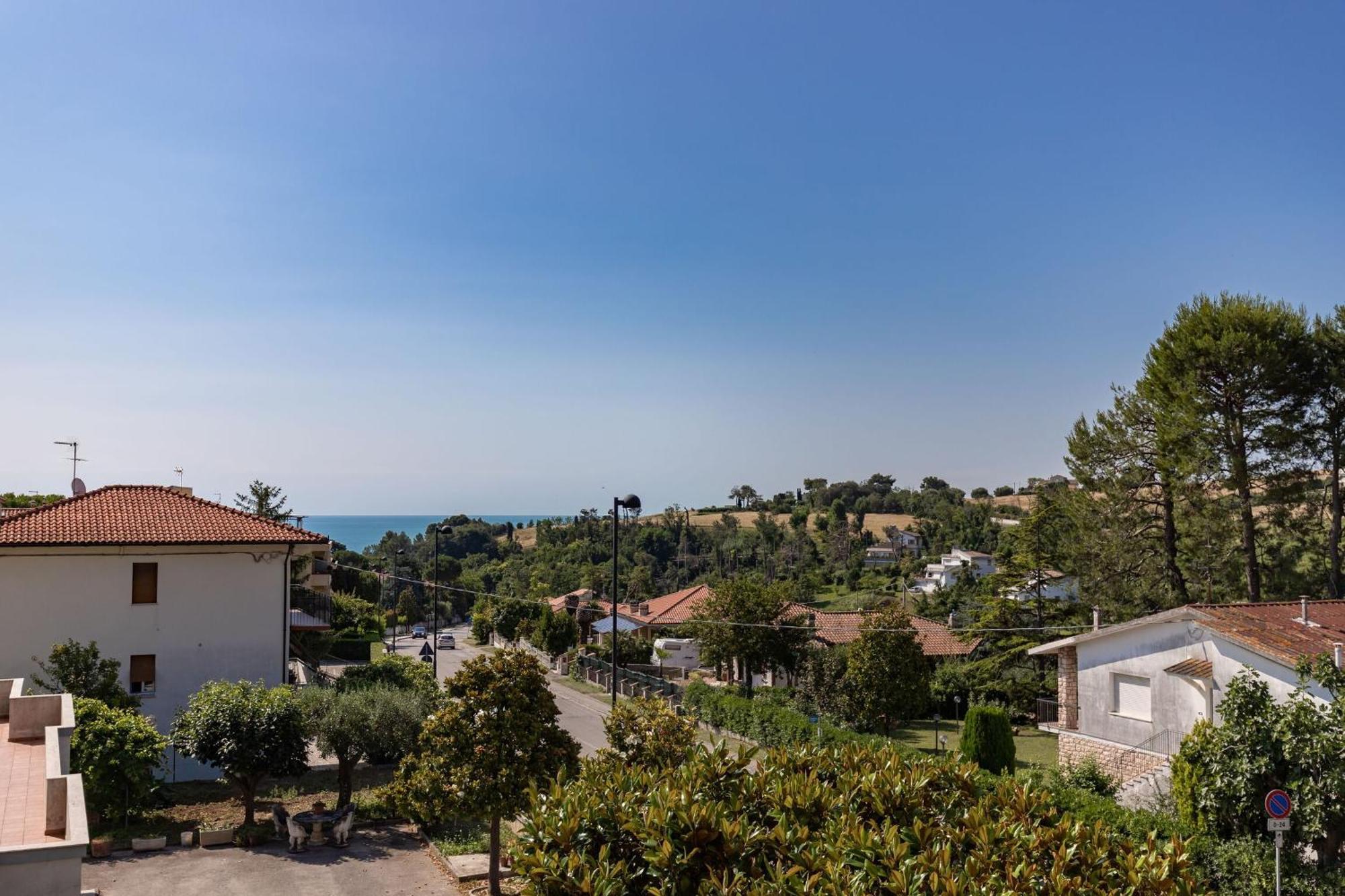 Italian Experience-Numana Suite Parking & Beach Eksteriør billede