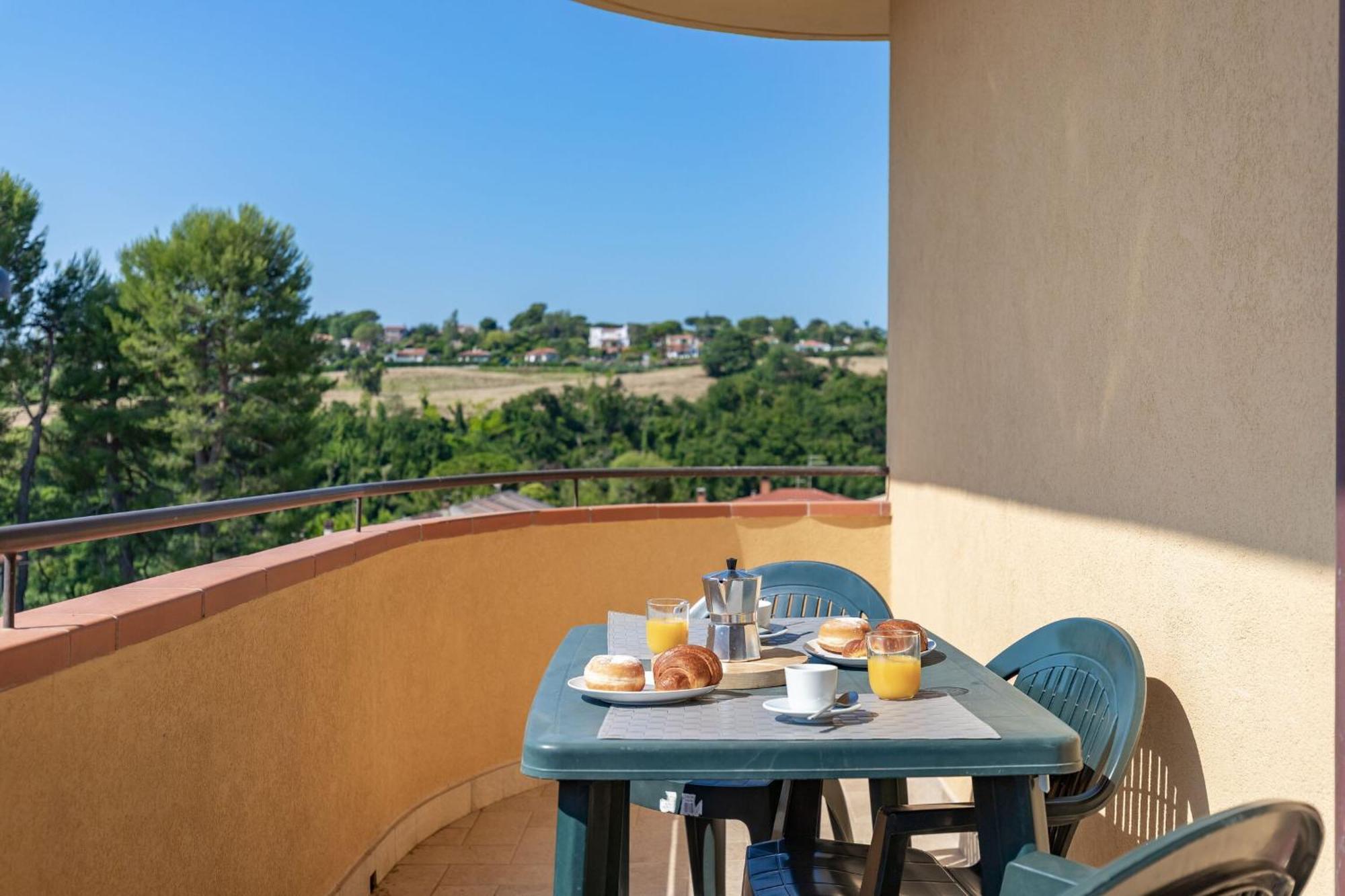 Italian Experience-Numana Suite Parking & Beach Eksteriør billede